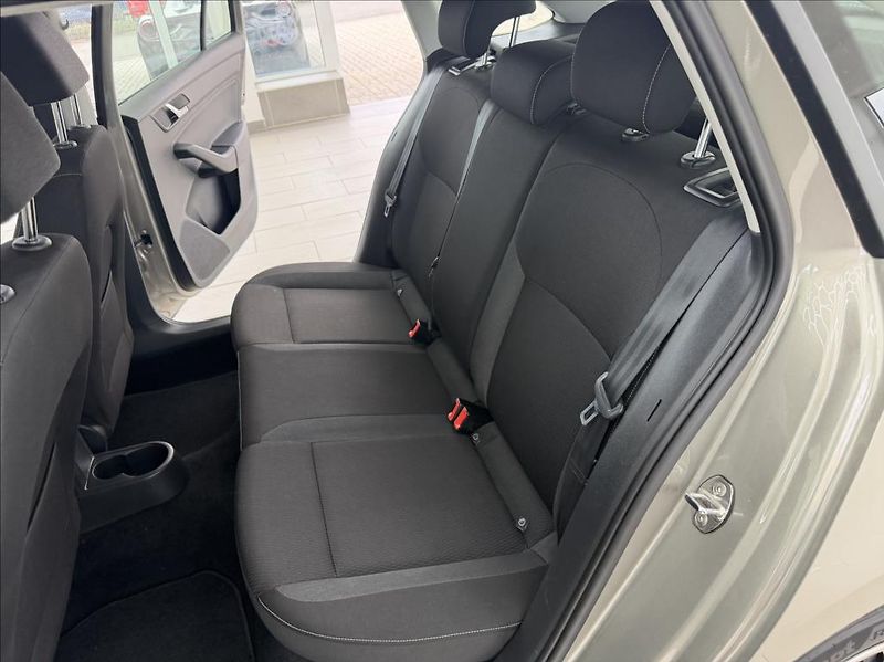 Škoda Rapid 1,2 TSI NAVI,Climatronic - fotka 25 z 28
