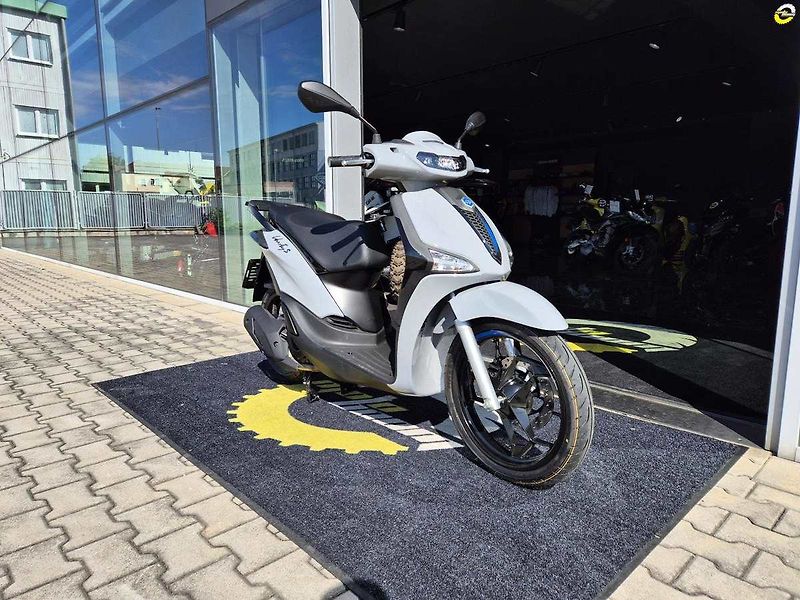 Piaggio Liberty 125 iGET (2026) Liberty 125 S E5+ - fotka 2 z 39