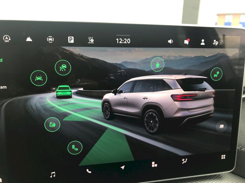 Škoda Kodiaq (2025) SPORTLINE 4X4 TD 142/2.0 A7A - fotka 27 z 28