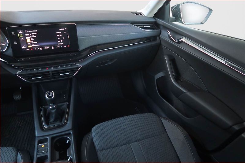 Škoda Octavia (2021) Style 1.0 TSI, ČR,1.maj - fotka 8 z 15