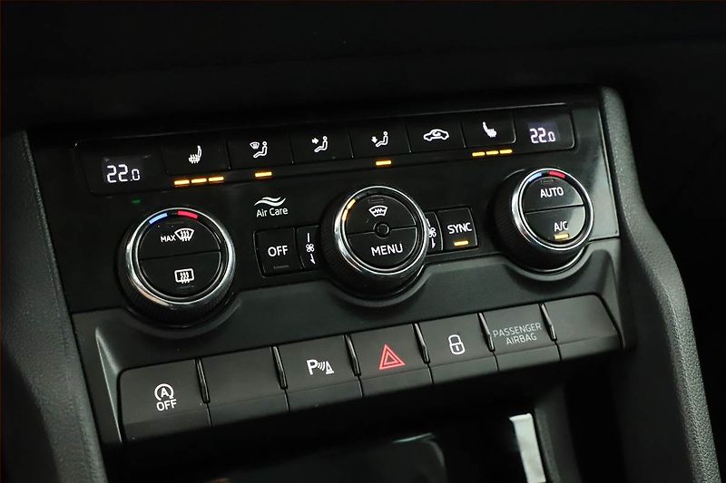 Škoda Karoq (2025) 1.5 TSI, Top Selection, FullLe - fotka 16 z 20