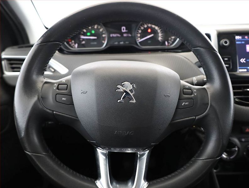 Peugeot 2008 (2018) 1.2 PureTech, Serv.kniha - fotka 8 z 15
