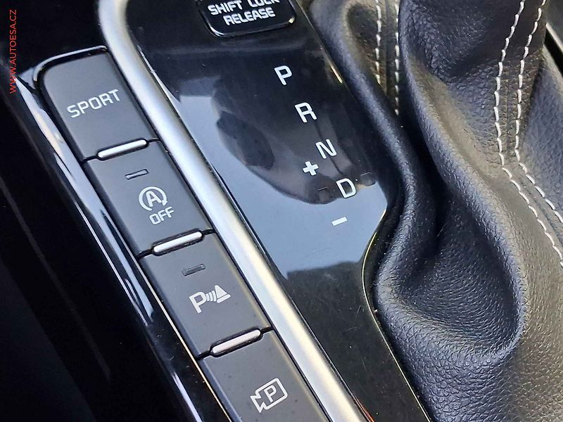 Kia Ceed (2023) 1.5 T-GDi, 2.maj,ČR, GT-line - fotka 15 z 19