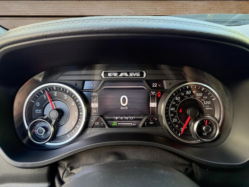 Dodge RAM (2021) +HEMI+SPORT+OFFROAD PAKET+ - fotka 17 z 21