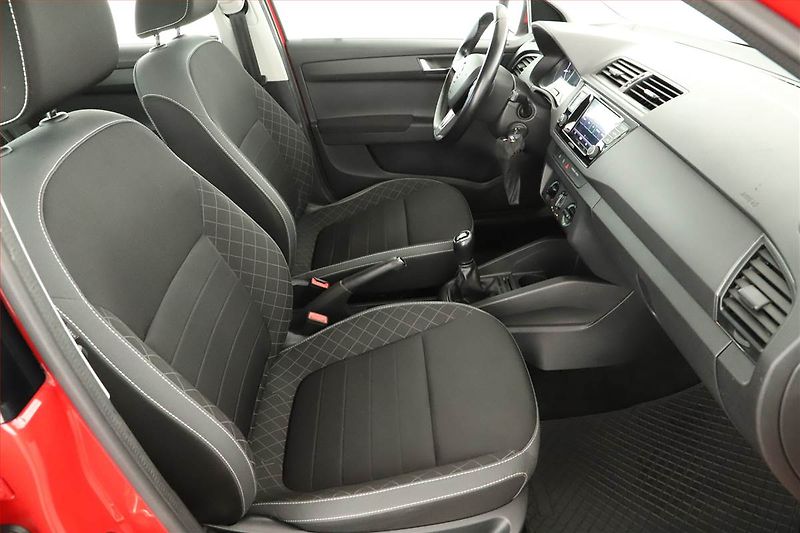Škoda Fabia (2020) 1.0, ČR,1.maj, Park. senzory - fotka 7 z 13