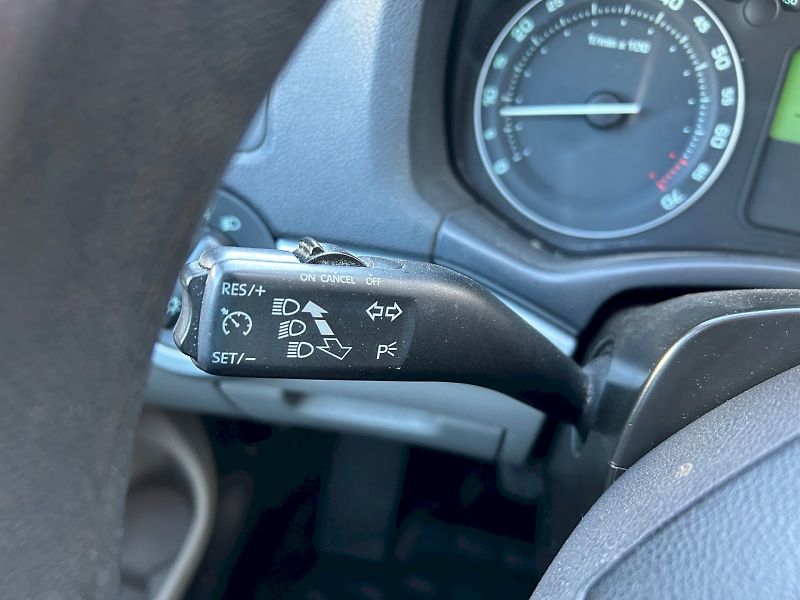 Škoda Octavia (2006) Ambiente 1.6 FSI 85 kW - fotka 16 z 23