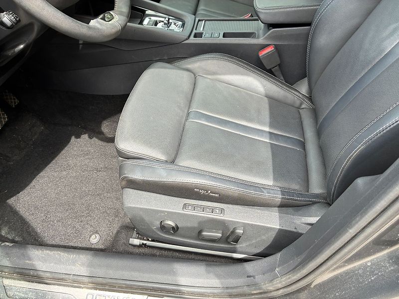 Škoda Octavia 2.0 TDi DSG STYLE PLUS 110 kW - fotka 10 z 25