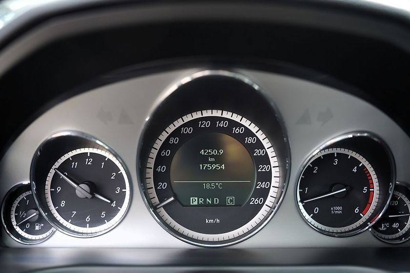 Mercedes-Benz Třídy E E 350 CDI, cabrio,automat,kůže - fotka 39 z 45