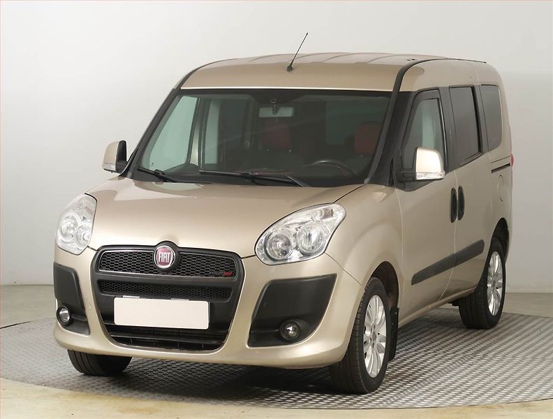 Fiat Dobló (2010) 1.3 MultiJet, 5Míst - fotka 2 z 21