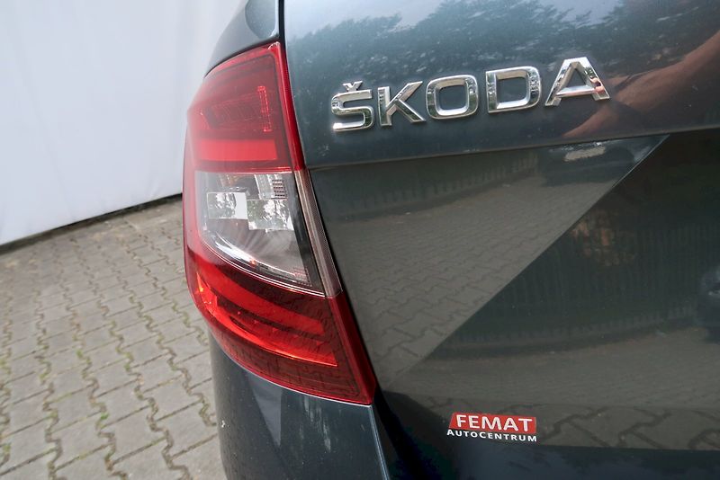 Škoda Octavia (2019) Combi Style Extra  1,5 TSi/110 - fotka 30 z 32