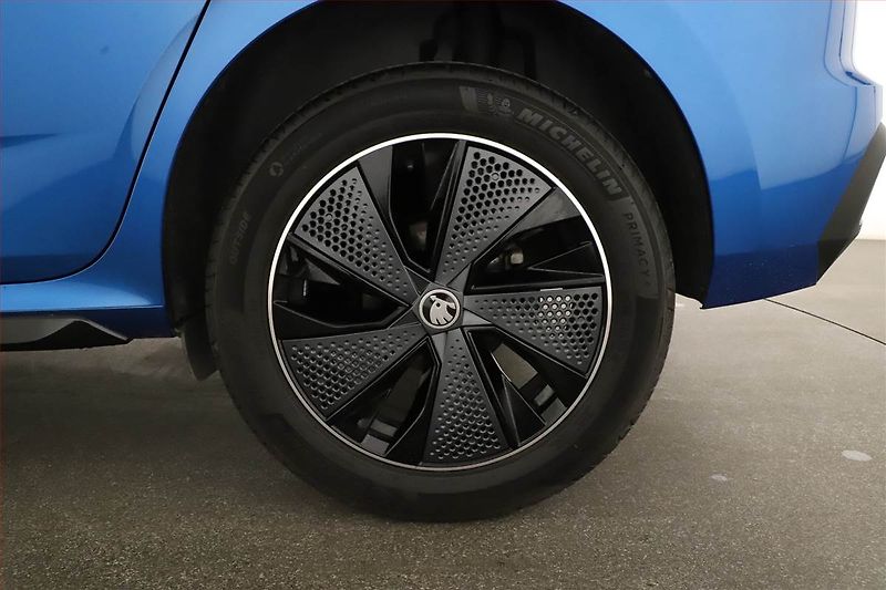 Škoda Kamiq (2025) 1.0 TSI, MONTE CARLO, KEYLESS - fotka 12 z 17