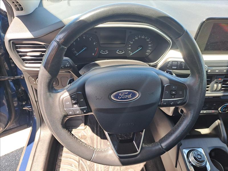 Ford Focus 1,0 EcoBoost AUTOMAT - fotka 11 z 15