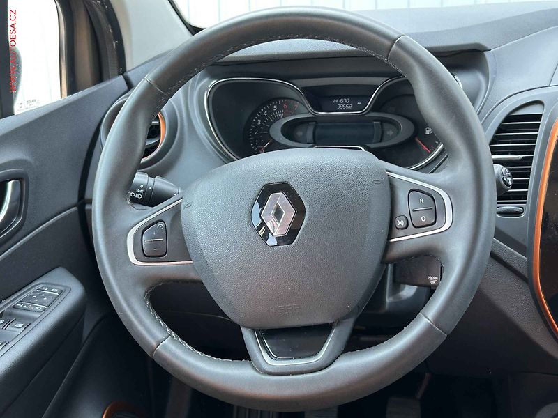 Renault Captur (2017) 1.2 TCe, Park. čidla, tempo - fotka 11 z 14