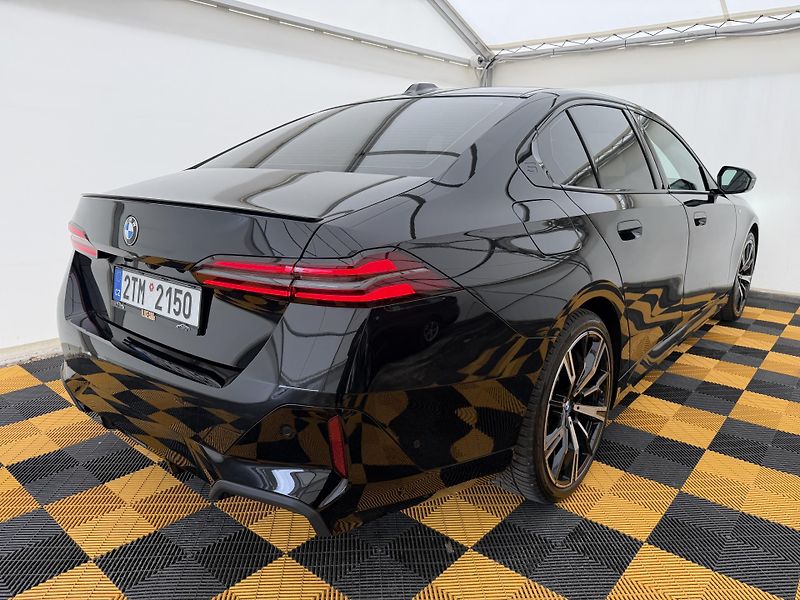 BMW Řada 5 520d*145kw*4x4*DPH*M-Paket* - fotka 5 z 49