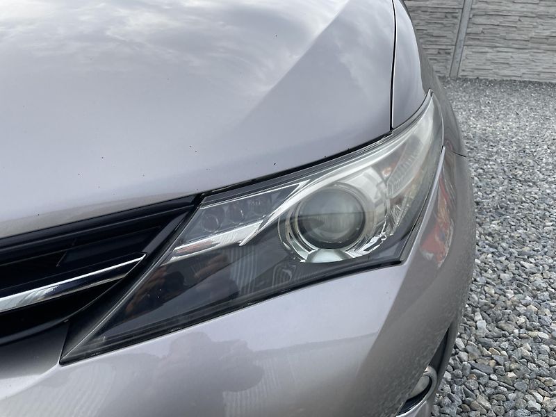 Toyota Auris 1.8i 16v HYBRID AUT NAVI CAM!! - fotka 60 z 166