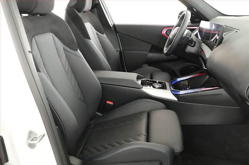 BMW X3 (2025) 20 xDrive, 360°, HUD, Tažné - fotka 7 z 31