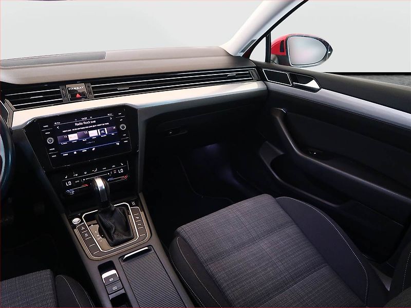 Volkswagen Passat (2021) 2.0 TDI, Automat, Serv.kniha - fotka 8 z 20