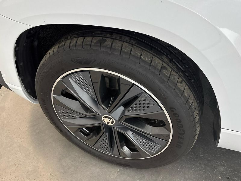 Škoda Karoq SportLine DSG - fotka 26 z 28