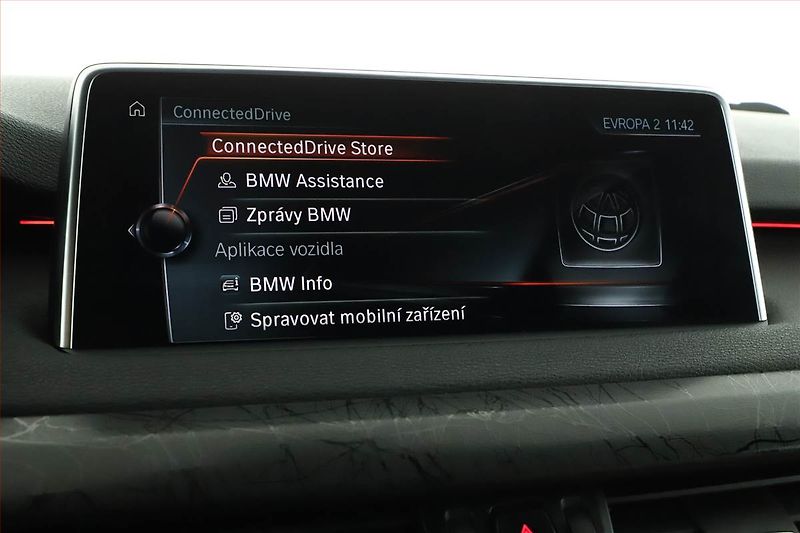 BMW X5 (2017) xDrive30d - fotka 16 z 25