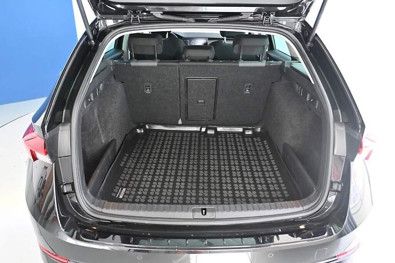 Škoda Octavia (2023) 2.0 LED DSG ACC TOUR VIRTUAL T - fotka 8 z 35