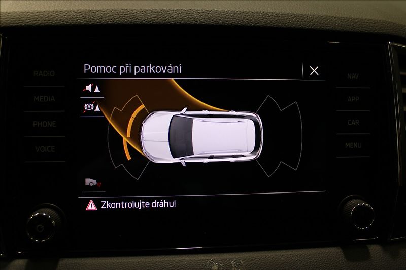 Škoda Karoq 2,0 TDI DSG 4x4 1.majitel CZ - fotka 25 z 34