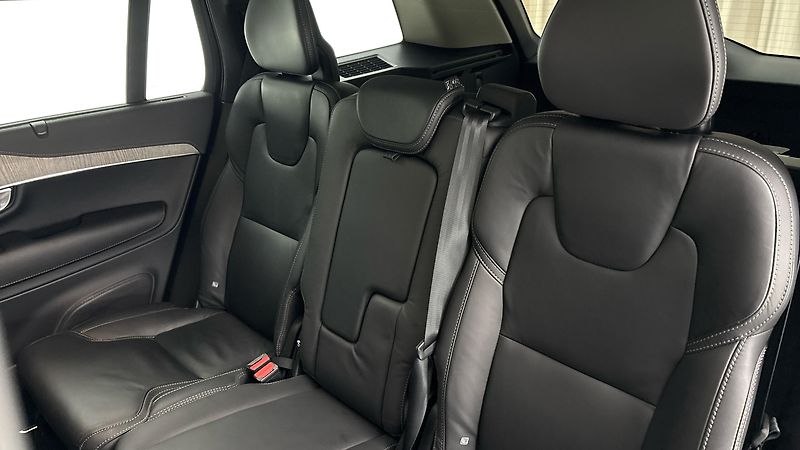 Volvo XC90 2.0 B5 AUT AWD Inscription - fotka 16 z 32