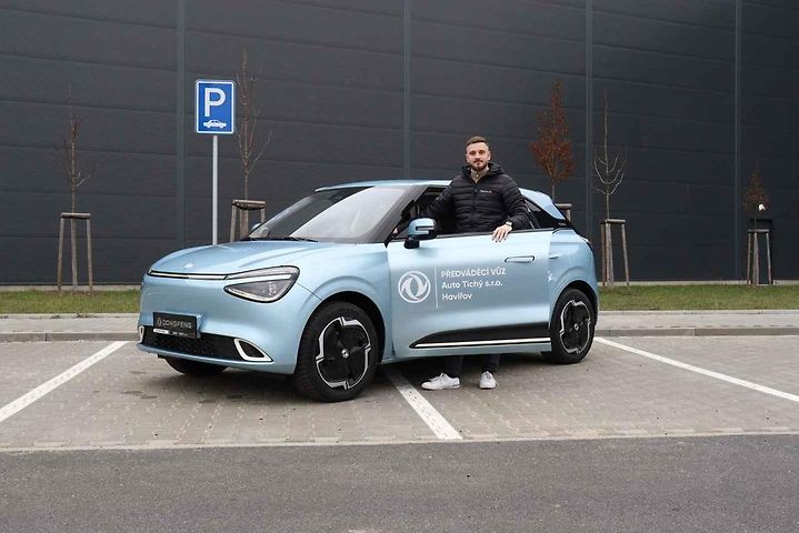 Dongfeng Box v základní výbavě E1.