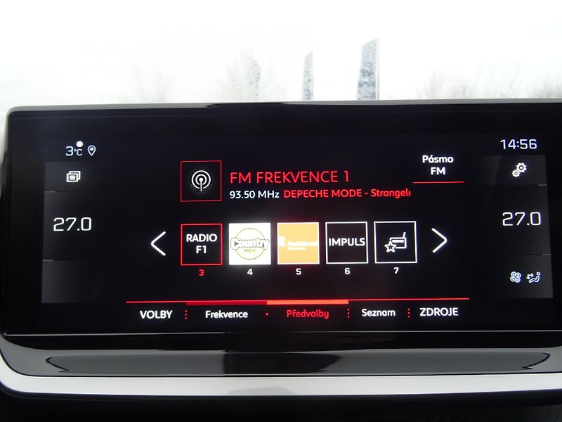 Peugeot 2008 (2023) ALLURE PACK 1.5 BHDi 130k EAT8 - fotka 34 z 41