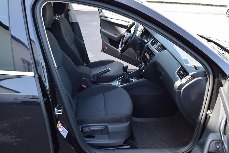Škoda Octavia (2019) 1.5TSI 110kw AMBITION LED APP - fotka 36 z 49