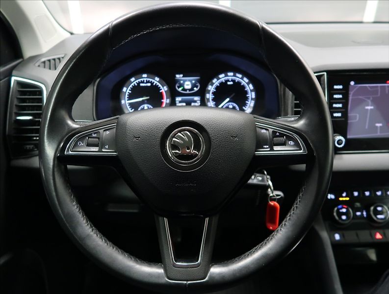 Škoda Karoq 1,5 TSI ČR 1. MAJ NAVI 2x ALU - fotka 13 z 45