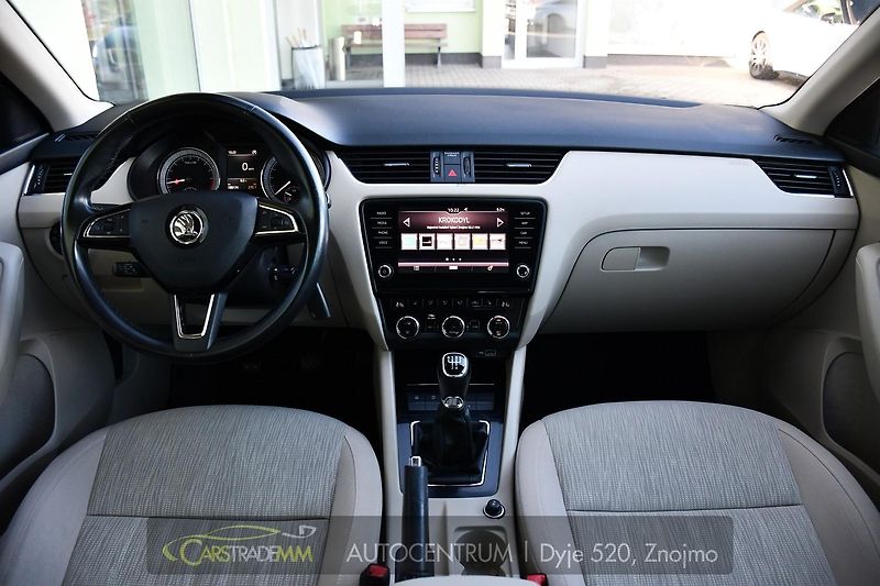 Škoda Octavia 1,6TDi STYLE - fotka 20 z 53