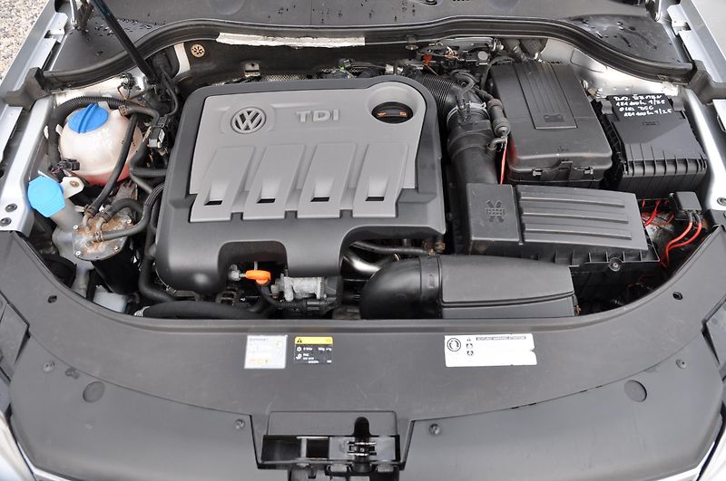 Volkswagen Passat 2.0TDi 130kW KOMBI Automat - fotka 9 z 15