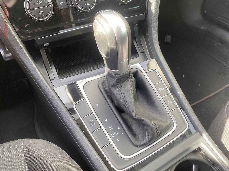 Volkswagen Golf (2017) 1.0 TSi, Sound, DSG, +kola - fotka 16 z 18