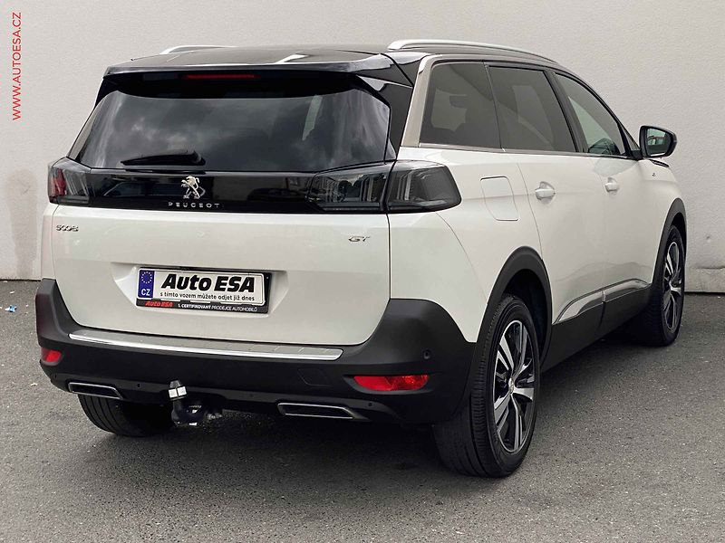 Peugeot 5008 (2023) 1.2 PT, GT, AT, LED, TZ - fotka 4 z 19