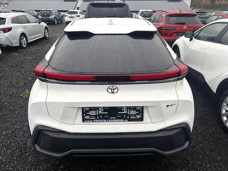 Toyota C-HR 1,8   Comfort HEV CVT - fotka 6 z 8