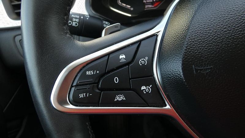 Renault Captur 1,3  TCe 140 Techno EDC - fotka 11 z 22
