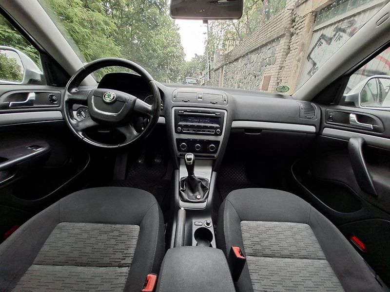 Škoda Octavia (2012) Škoda Octavia II, kombi - fotka 17 z 18