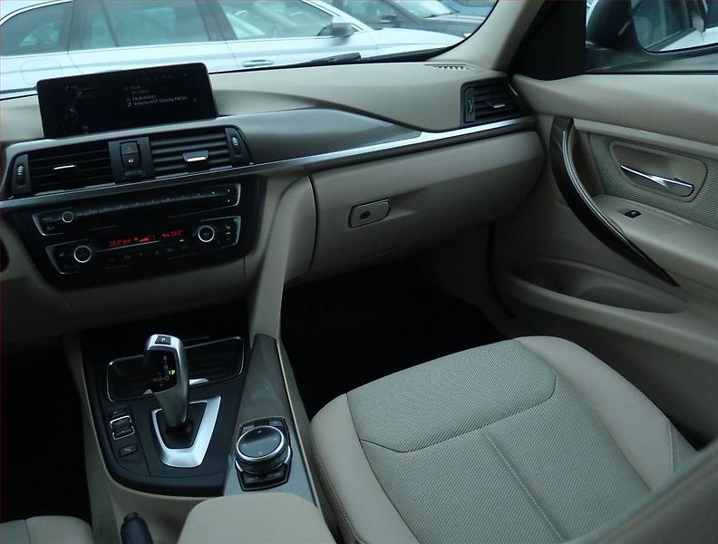 BMW Řada 3 (2014) 320 d xDrive, 4X4, Automat - fotka 8 z 13