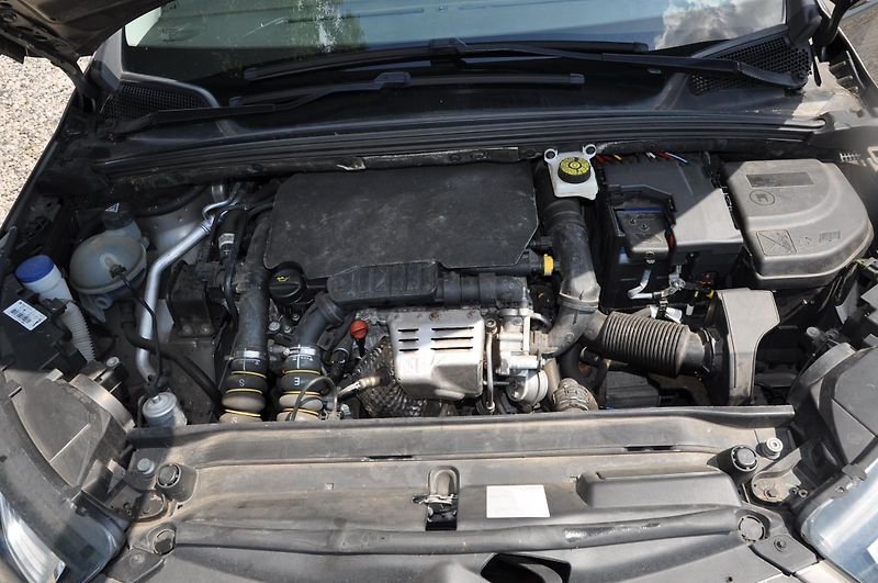 Citroën C4 1.2i 81kW - fotka 9 z 16
