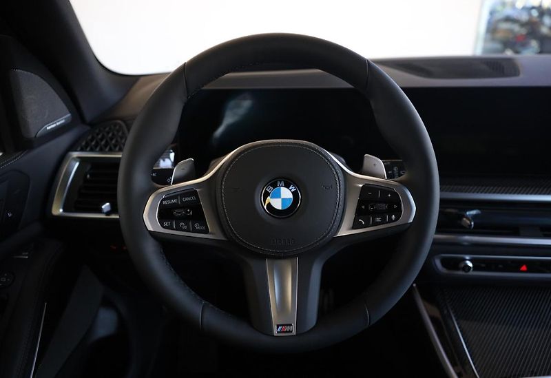 BMW X5 xDrive40i - fotka 10 z 18