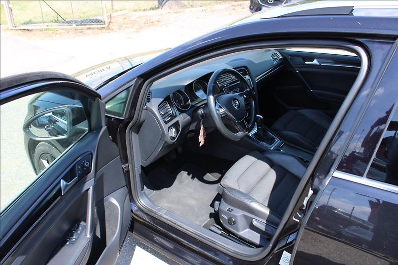 Volkswagen Golf 2,0 TDi  XENONY, AUTOMAT - fotka 9 z 32