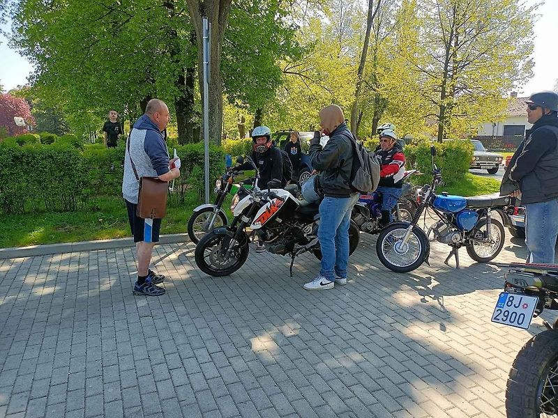 Motory, co něco pamatují. Tak to vypadalo v Jiřících na prvního máje. Podívejte se.