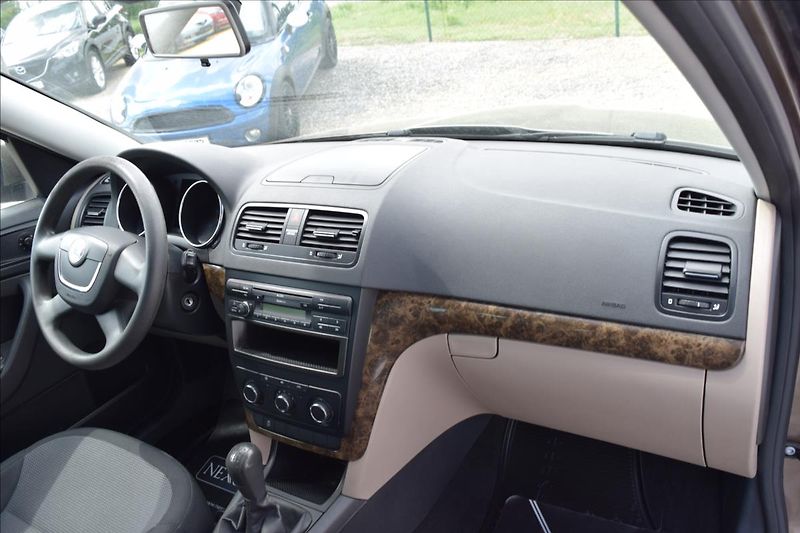 Škoda Yeti 1,2 TSI 77KW PO SERVISE - fotka 22 z 45