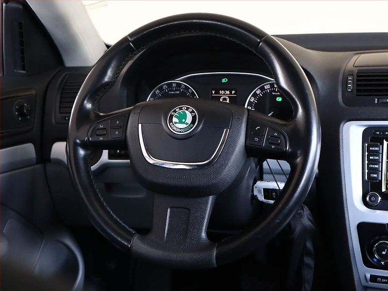 Škoda Octavia (2011) Elegance 1.6 TDI, Automat - fotka 14 z 19