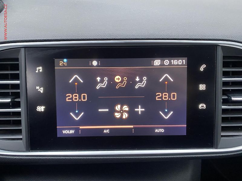 Peugeot 308 (2019) 1.5 HDi, Allure, navi - fotka 16 z 18