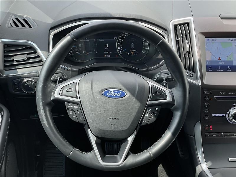 Ford S-MAX 2,0 EcoBlue AWD A8 Titanium TZ - fotka 8 z 23