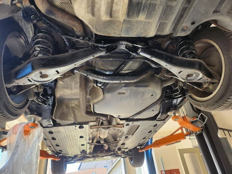 Volkswagen Passat Variant 2.0TDi 125kw DSG ALU - fotka 39 z 41