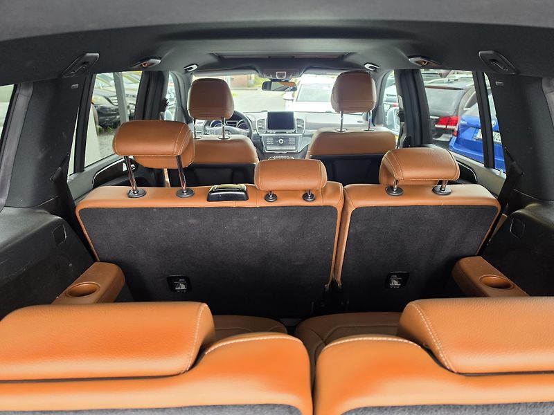 Mercedes-Benz GLS 350CDI 4-MATIC AMG Harman - fotka 7 z 27