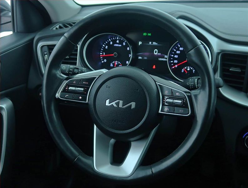 Kia Ceed (2022) Top 1.5 T-GDI, Automat, ČR - fotka 20 z 21