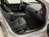 Jaguar XE 30t 221kW AWD AUT CZ - náhled 23